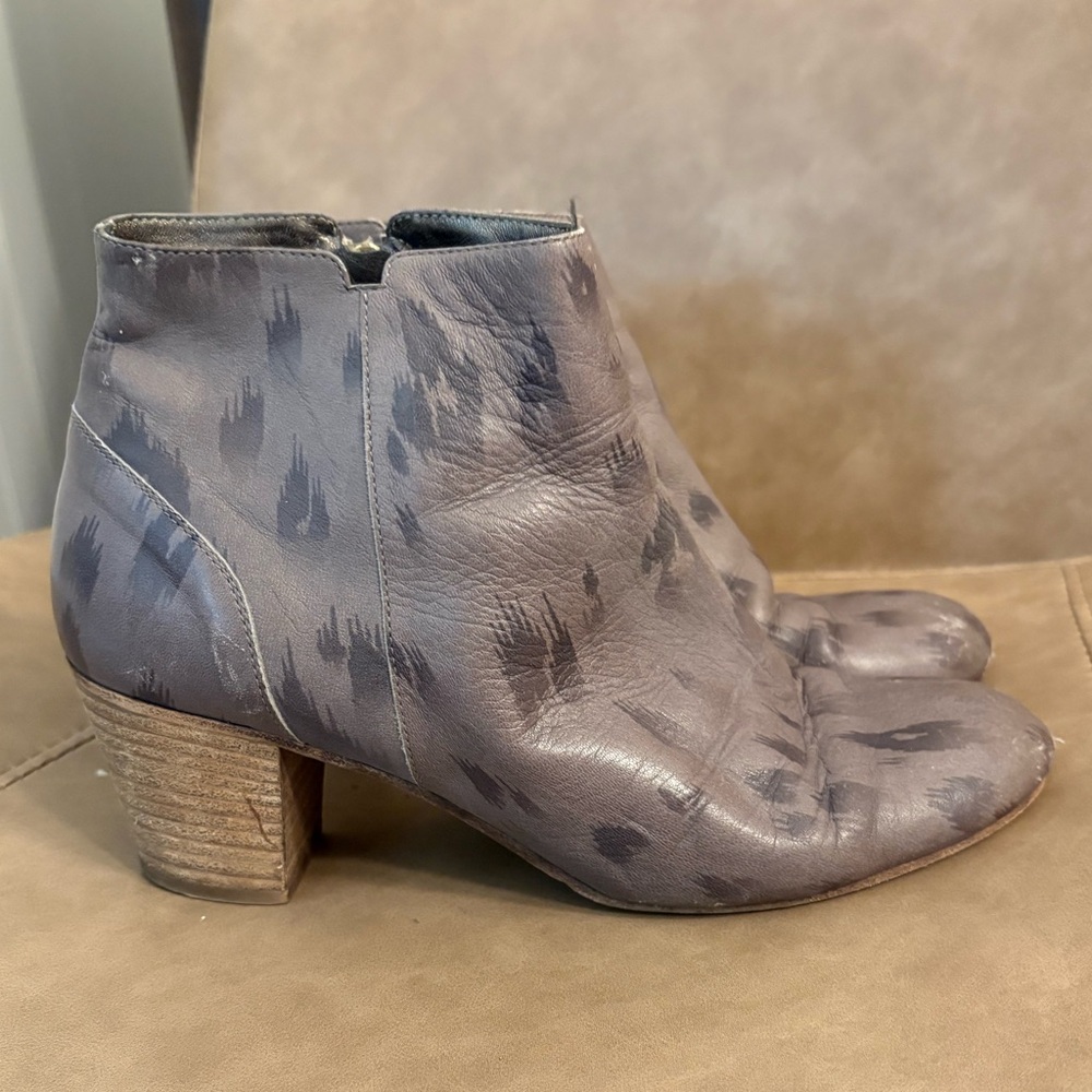 Rebecca Taylor gray taupe bow booties heeled animal print size 38